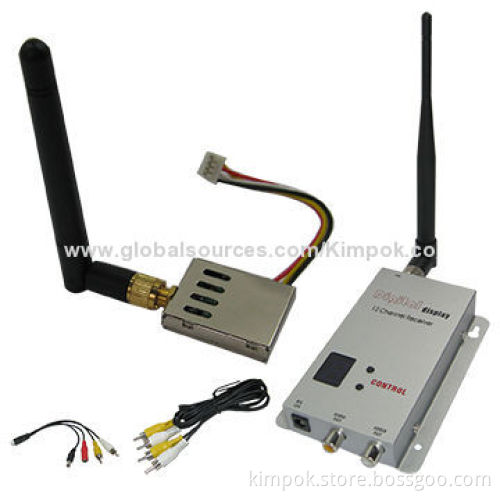 4 channels wireless video and audio transmitter with 2.4G, 1,000mW output power, 2,500m distance